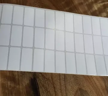 بررسی فنی نقش Adhesive و چسبندگی لیبل در شرایط سخت